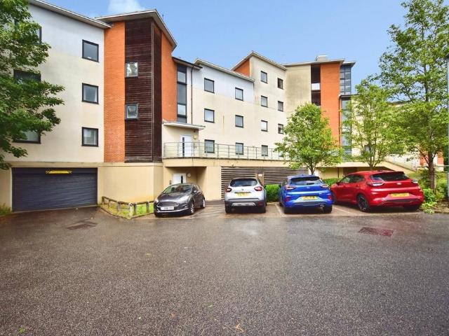 Flat for sale in Midway, Kent