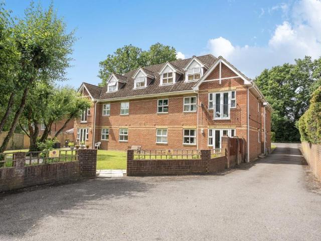 Flat for sale in Helford, Hampshire