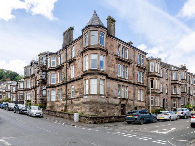 Flat for sale in Gourock, Scotland
