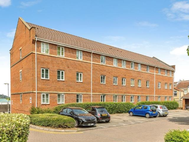 Flat for sale in Feckenham, City Of Bristol