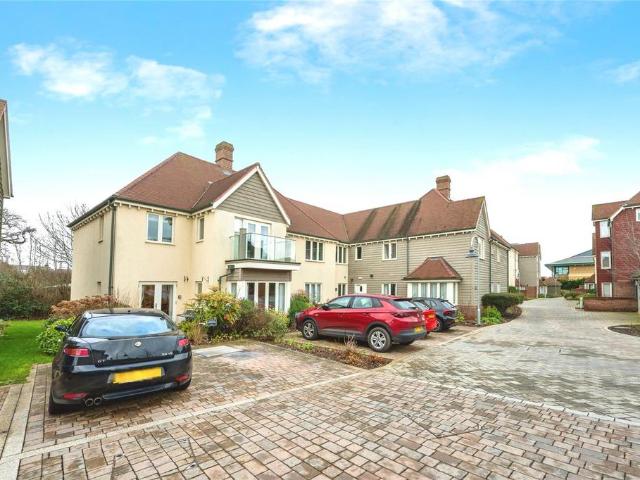 Flat for sale in Warwick Gates, Green Close