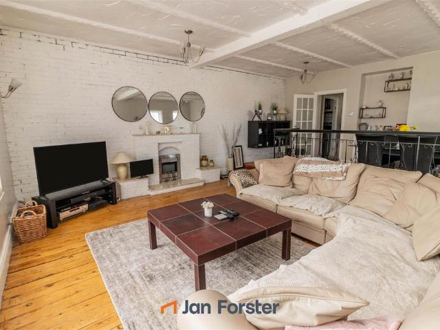 Flat for sale in Brunswick, Brunswick Village