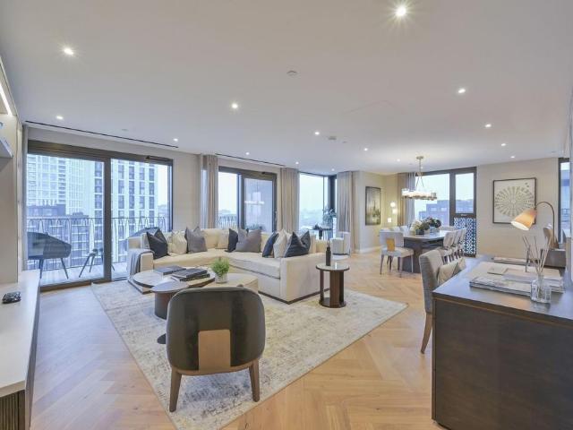 Flat for sale in Fulham, Greater London