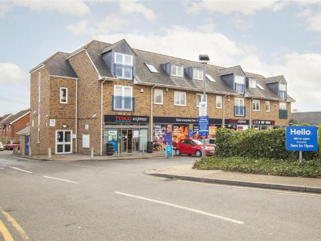 Flat for sale in Goffs Oak, Broxbourne