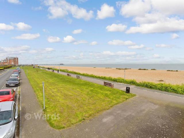 Flat for sale in Lower Walmer, Ash