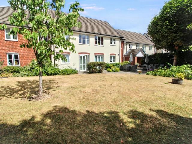 Flat for sale in Penn Bottom, Buckinghamshire