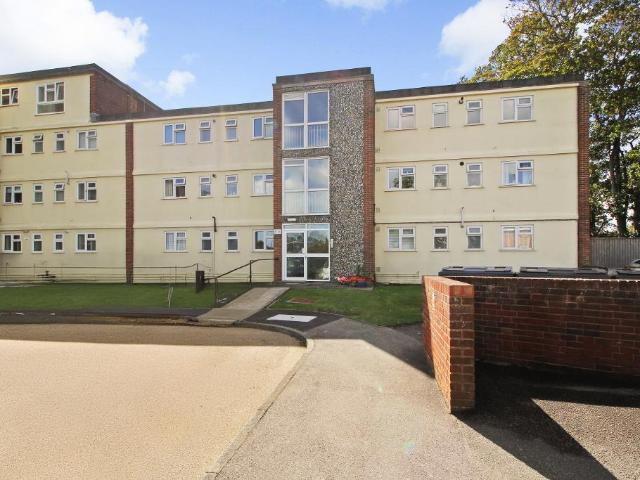 Flat for sale in Lower Walmer, Ash