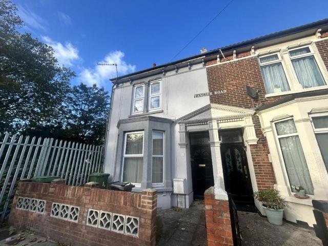 Flat for sale in Kingston, Portsmouth
