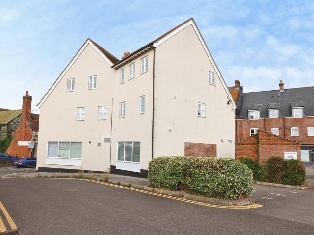 Flat for sale in Amesbury