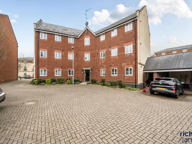Flat for sale in Redhouse, Abbey Mead