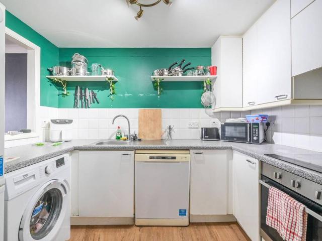 Flat for sale in Ratcliffe, Shadwell