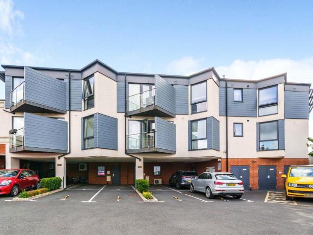 Flat for sale in North Watford