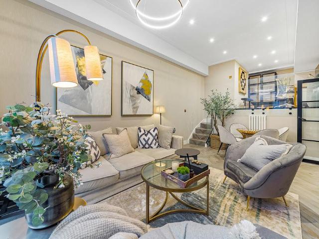 Flat for sale in Tower Liberty, Whitechapel