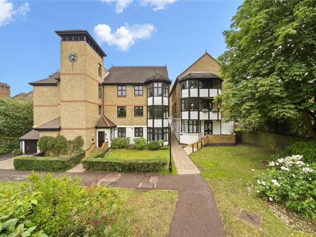 Flat for sale in Lower Green Esher, Blackhills