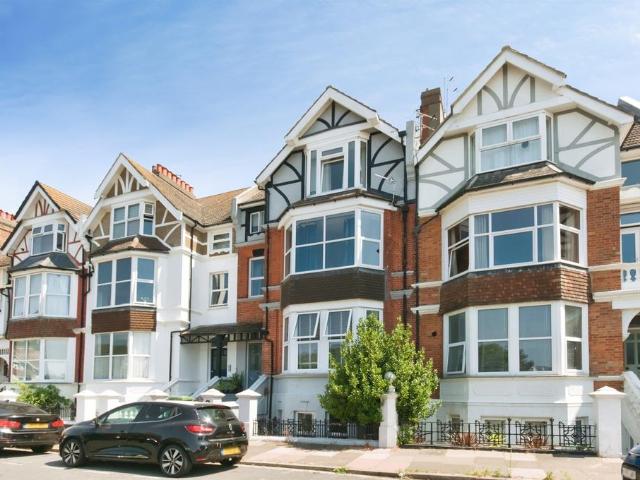 Flat for sale in Central, Heathlands