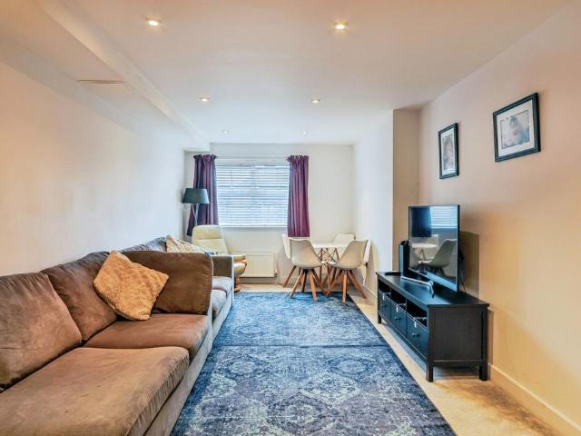 Flat for sale in Penn Hill, Poole