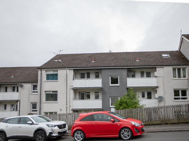 Flat for sale in Johnstone Castle, Flushing
