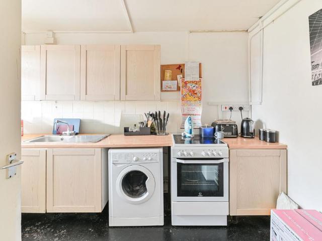 Flat for sale in Camberwell, Greater London