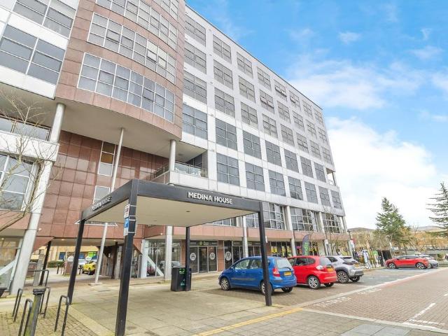 Flat for sale in Milton Keynes