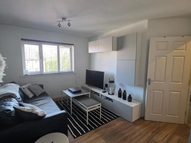 Flat for sale in Siston, South Gloucestershire