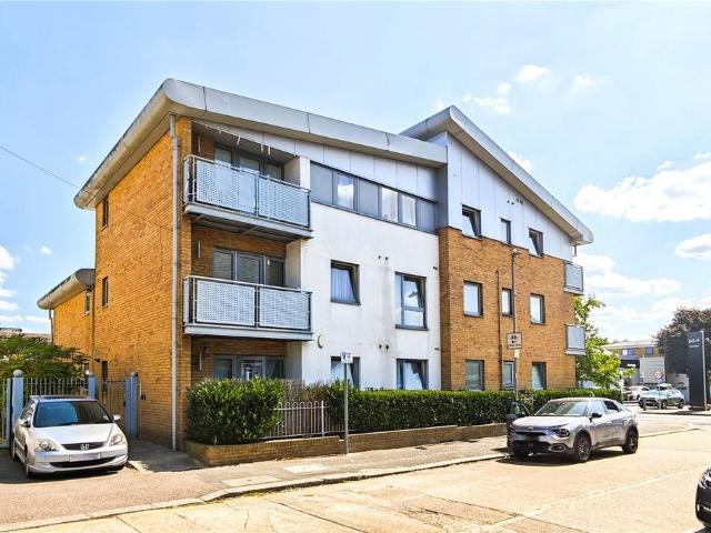 Flat for sale in Greater London
