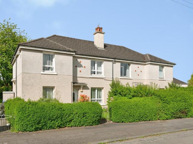 Flat for sale in Craigton, Scotland
