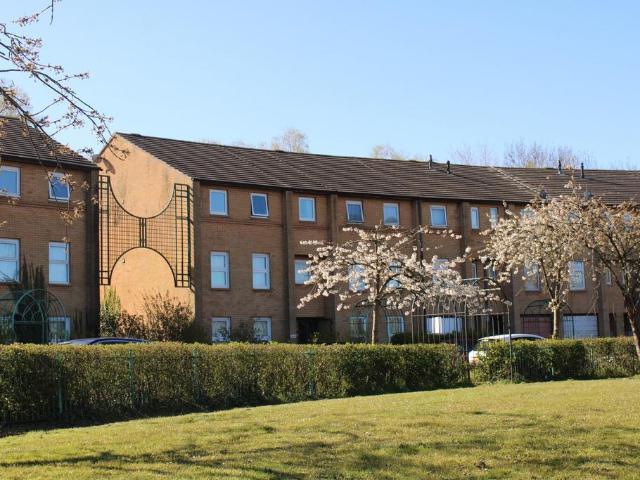 Flat for sale in Milton Keynes