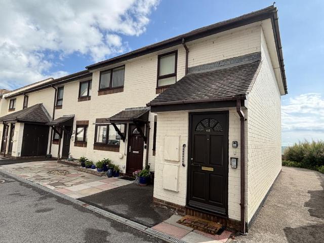 Flat for sale in Littlecote, West Sussex