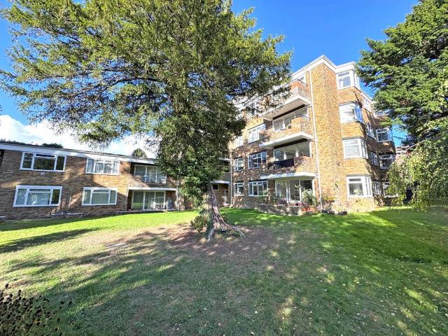 Flat for sale in Hollingbury, Brighton