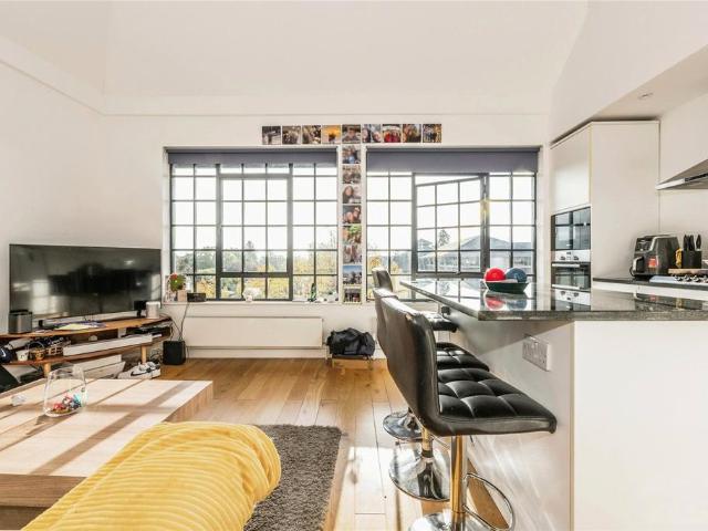 Flat for sale in Lower Green Esher, Blackhills