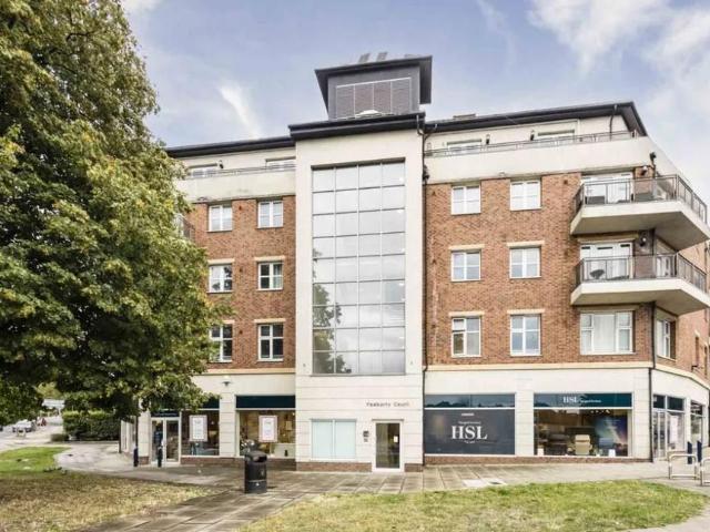 Flat for sale in Hendon Central, Greater London