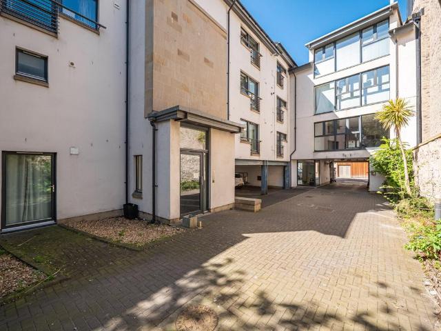 Flat for sale in Old Town, Scotland