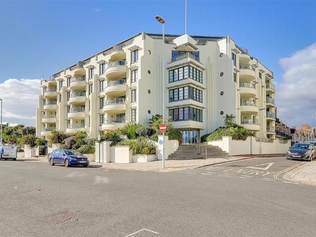 Flat for sale in Worthing, West Sussex