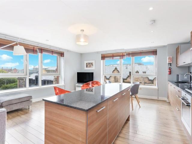 Flat for sale in Merchant City, Scotland