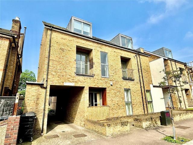 Flat for sale in South Woodford, Isle Of Man