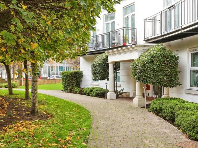Flat for sale in St James, Sandown Park