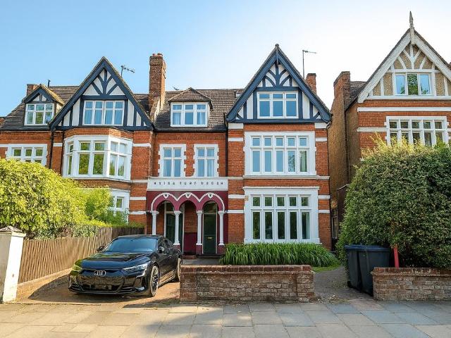 Flat for sale in Upper Sydenham, Greater London