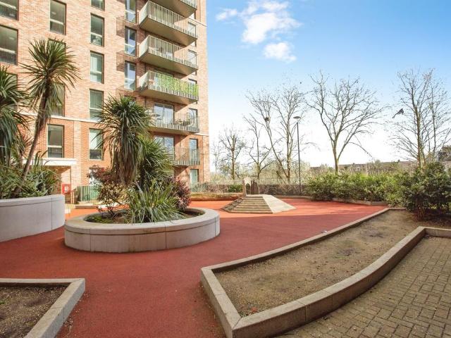 Flat for sale in Kenton, Greater London