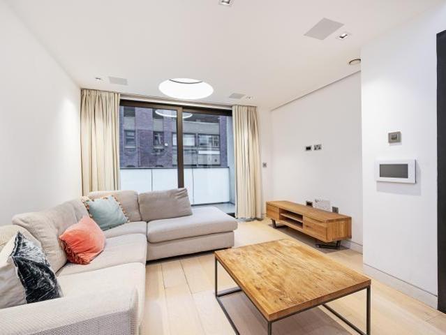 Flat for sale in Lyons, Greater London