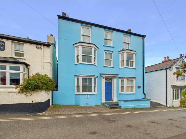 Flat for sale in Manorbier