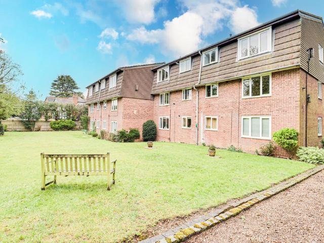 Flat for sale in Roundwood, Five Acres