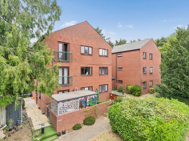 Flat for sale in Old Town, Shephall