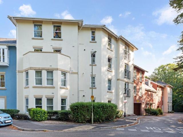 Flat for sale in Harestock, Winchester