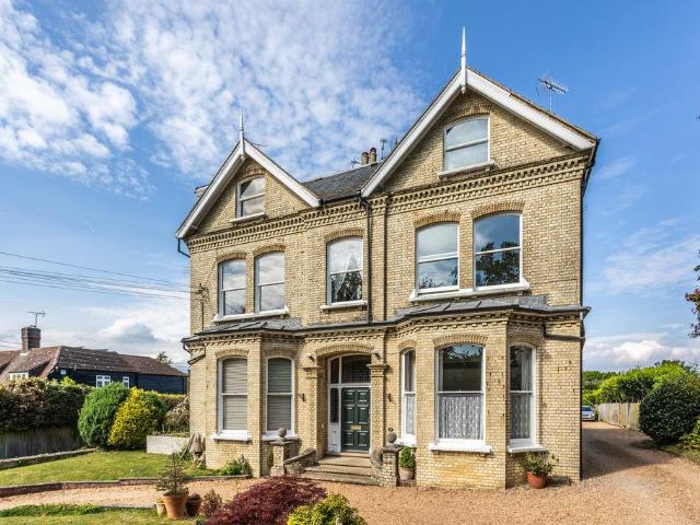 Flat for sale in Perryfields, West Sussex