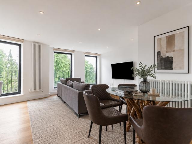 Flat for sale in Southfields, Greater London
