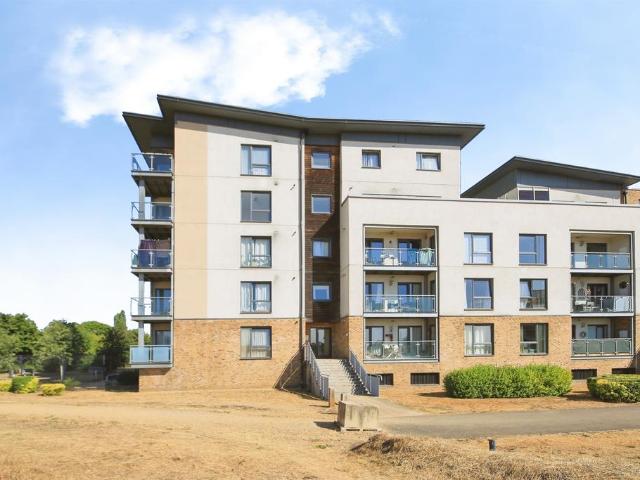 Flat for sale in Eastgate, Peterborough