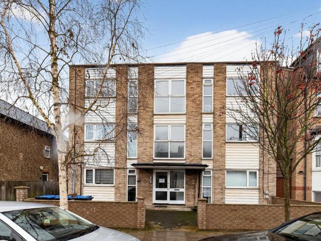 Flat for sale in London Borough of Merton, Merton Park