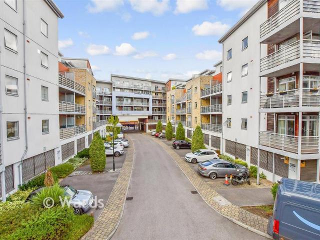 Flat for sale in Midway, Kent