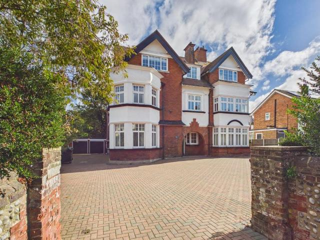Flat for sale in Cromer, North Norfolk