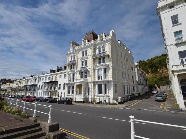 Flat for sale in West Marina, Guestling Green